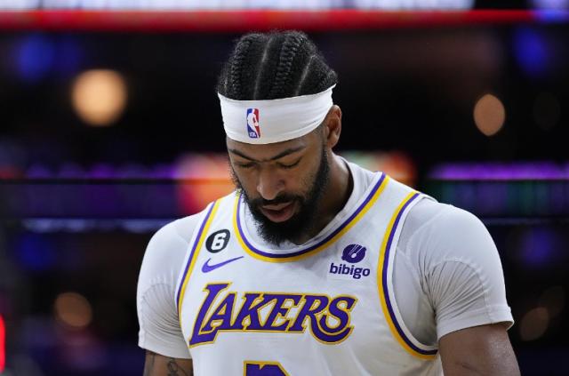 浓眉足部伤病恢复顺利 或将在休赛期接受手术根治